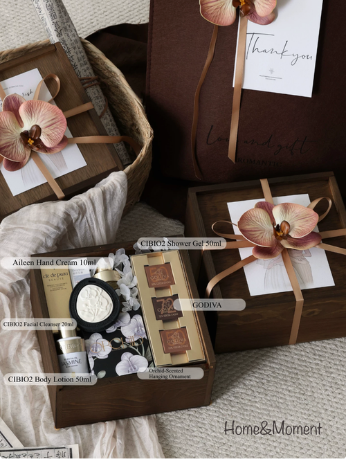 Bridesmaid Proposal Gift Box, Wildflower Curated Beauty Set, Luxury Bridesmaid Gift