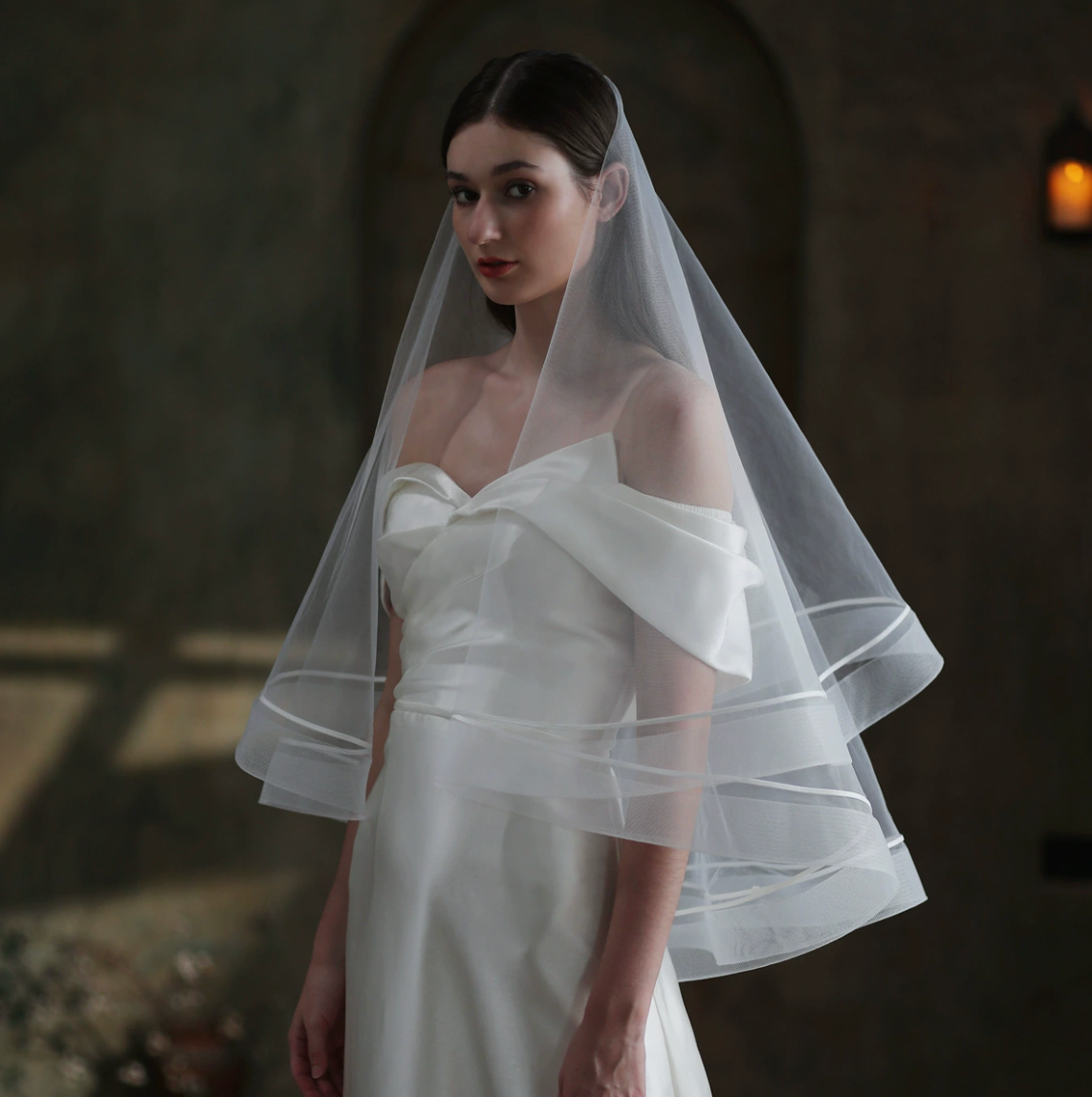 Fingertip Wedding Veils — Short Bridal Veils with Comb | Pearl, Lace & Beaded Styles